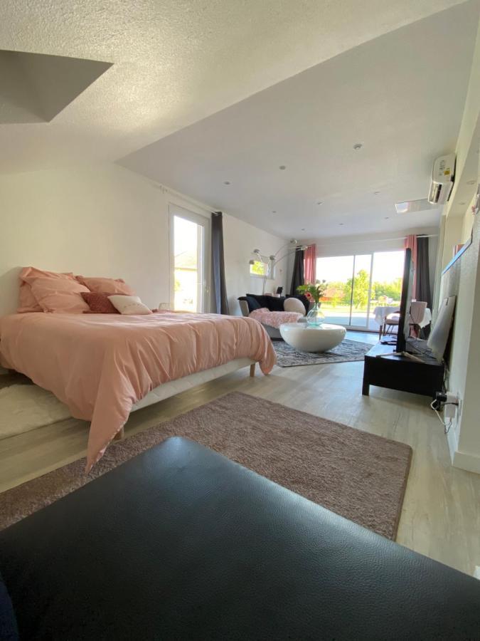 Agreable Chambre D'Hote Calme Avec Piscine Souvans Kültér fotó